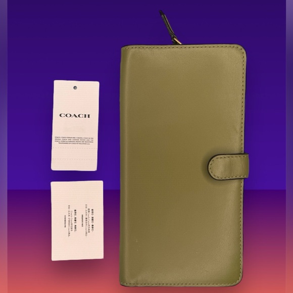 COACH skinny wallet in moss with brass hardware  NWT - Picture 3 of 4